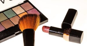 Featured image for What Are the 9 Key Differences Between High-End Affordable Makeup Brands 2026